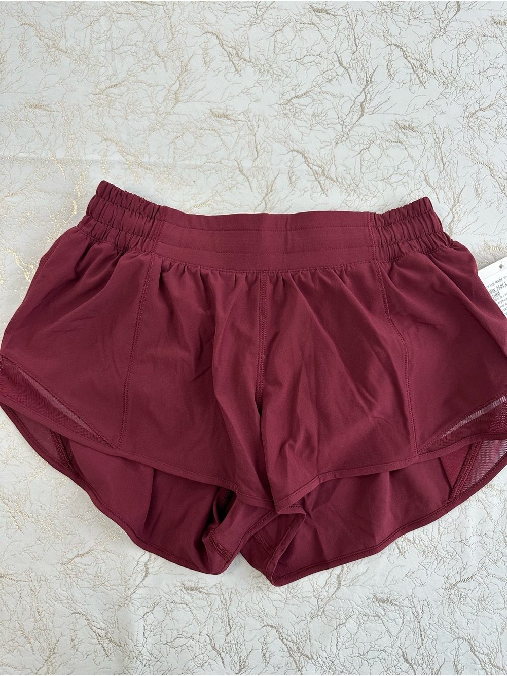 NWT Lululemon Hotty Hot Shorts 2.5" - Burgundy SIZE 6
#activewear #athletic
